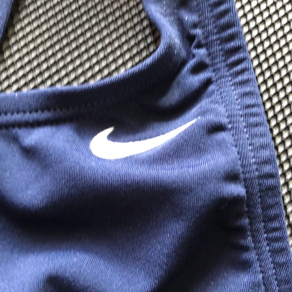 NIKE (10) One piece swimwear - Picture 5 of 13